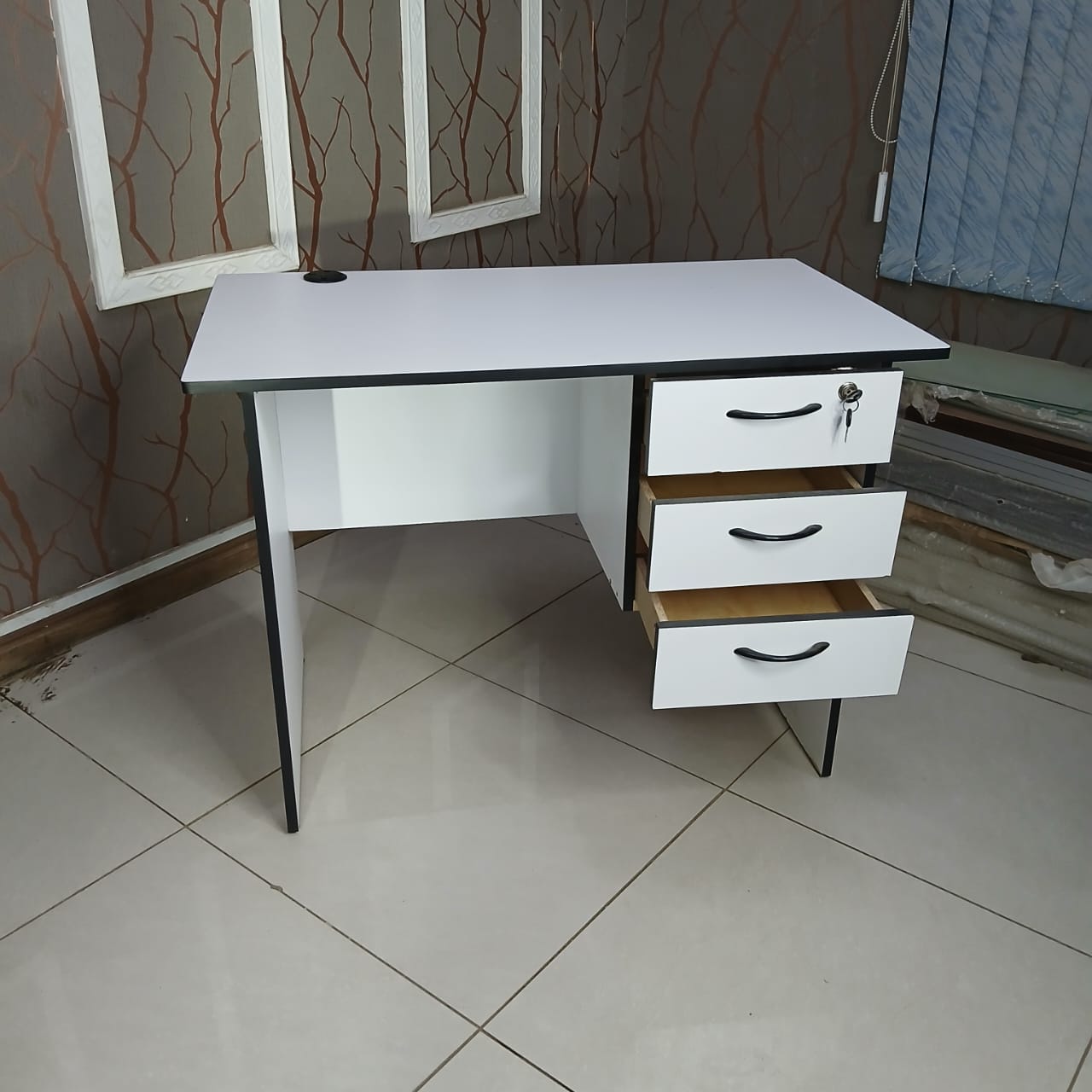 1.2M White & Black Office Sturdy Desk