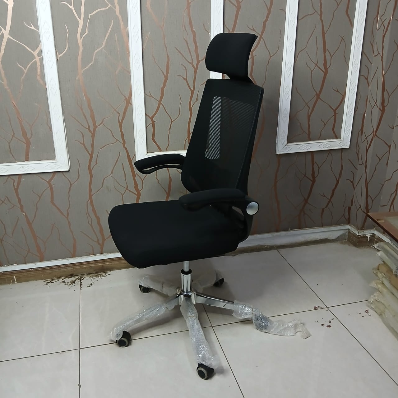 Ergonomic Mesh Office Chair with Headrest - Image 2