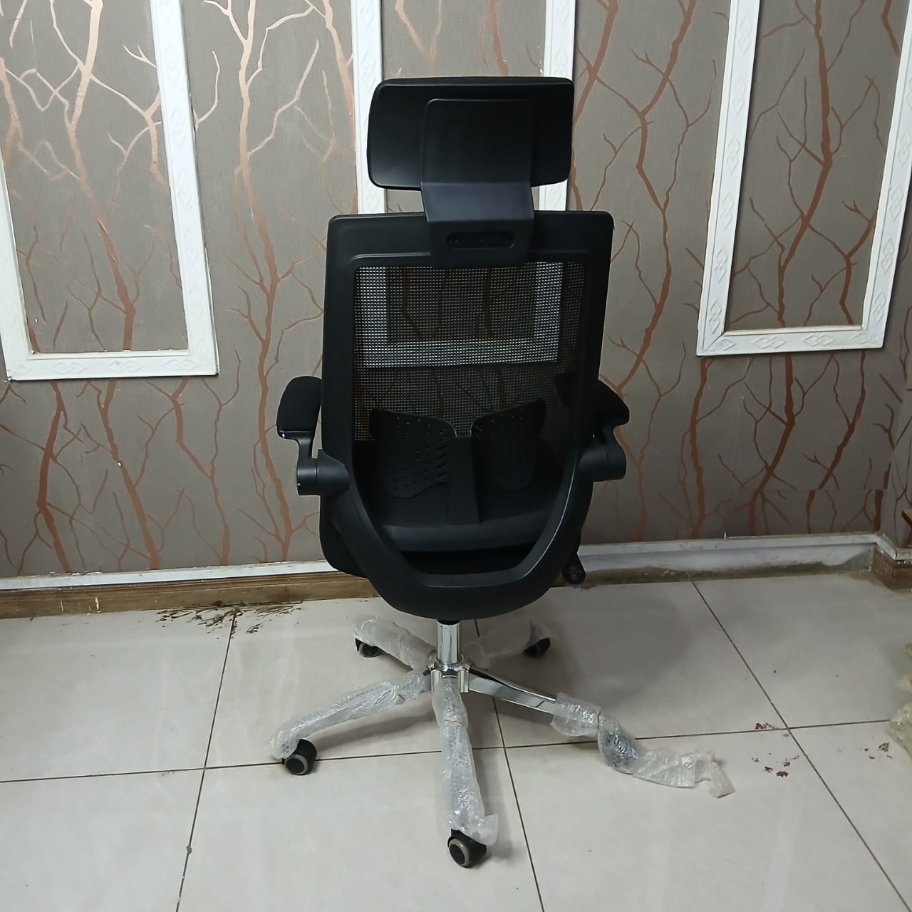 Ergonomic Mesh Office Chair with Headrest - Image 4