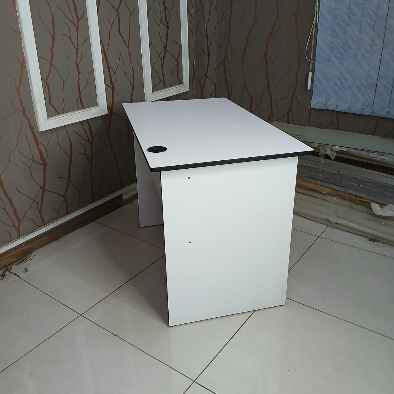 1.2M White & Black Office Sturdy Desk - Image 2