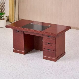 1.4m executive office desk with spacious tabletop and modern design
