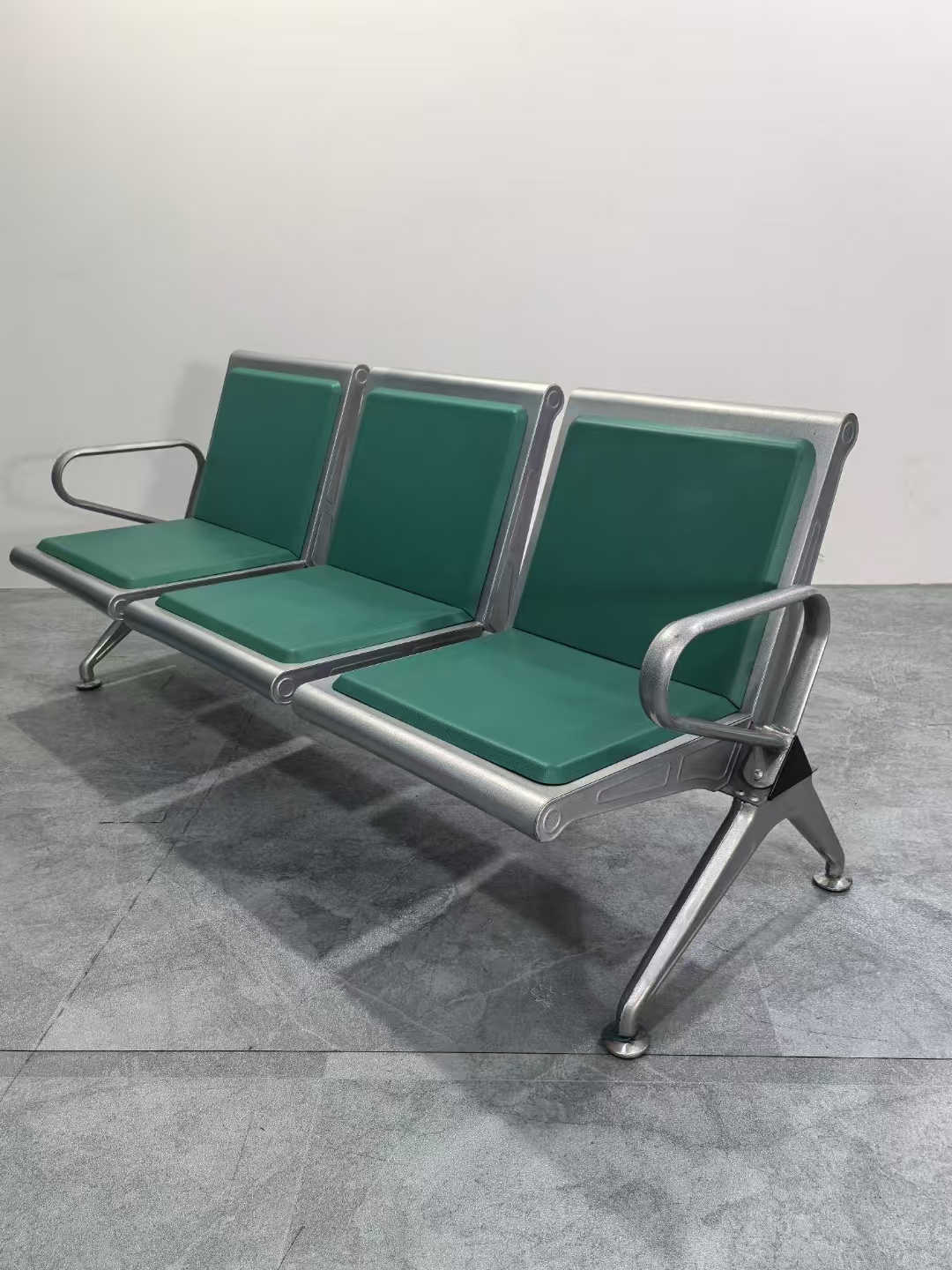 3 link padded waiting bench heavy gauge Kenya Three seater cushioned reception bench Nairobi Heavy duty padded waiting chair for hospital Office reception padded waiting seats Kenya 3 seater metal waiting bench with cushions price in Kenya