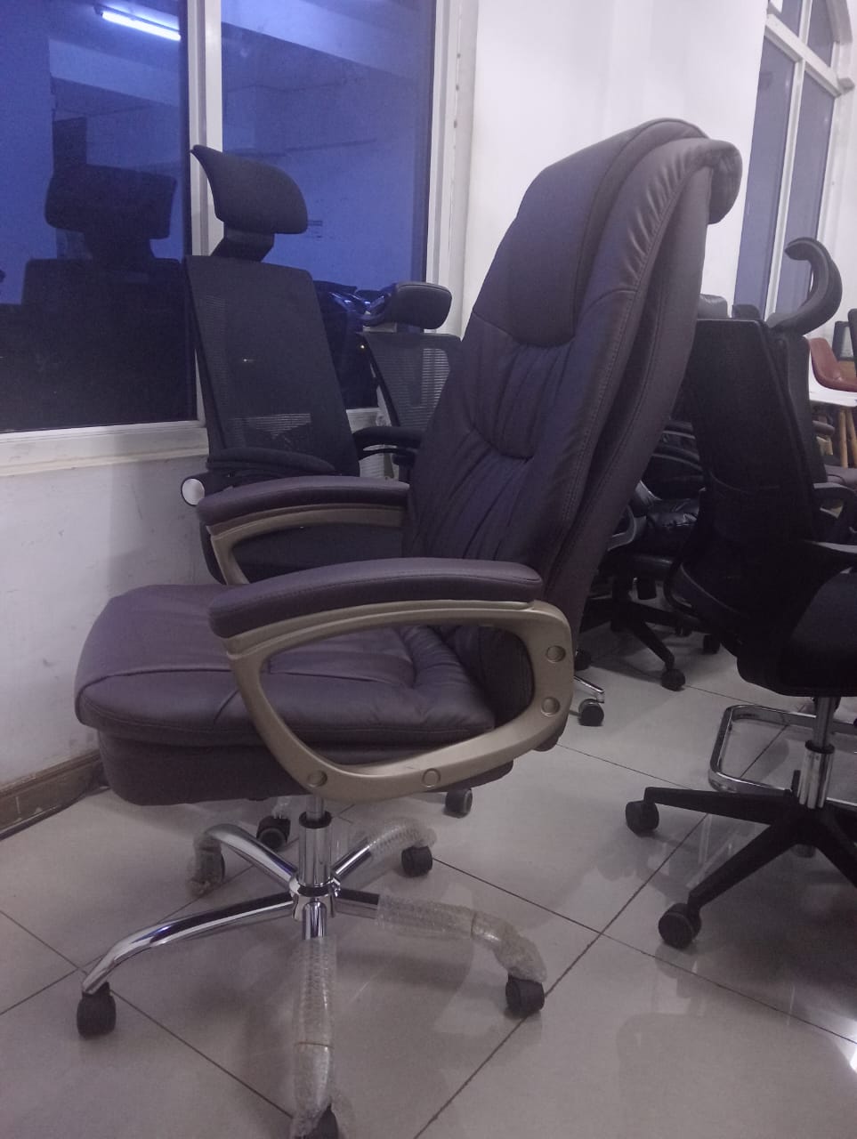 1-way office workstatiion, secretarial office seat, catalina office seeat, 5-seater waiting sofa, 1.4m receptioon office desk, 2-door filing cabinet