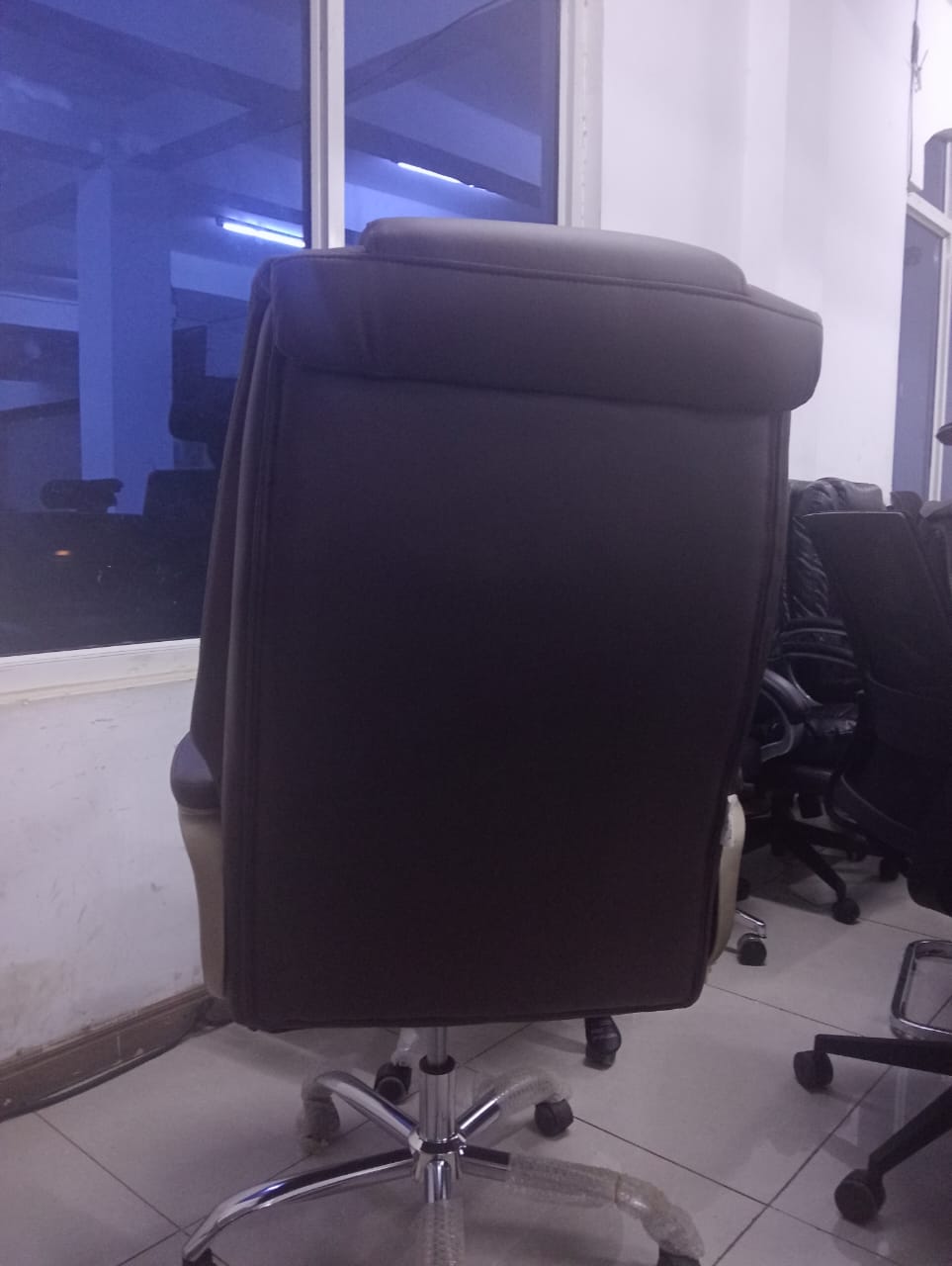 1-way office workstatiion, secretarial office seat, catalina office seeat, 5-seater waiting sofa, 1.4m receptioon office desk, 2-door filing cabinet