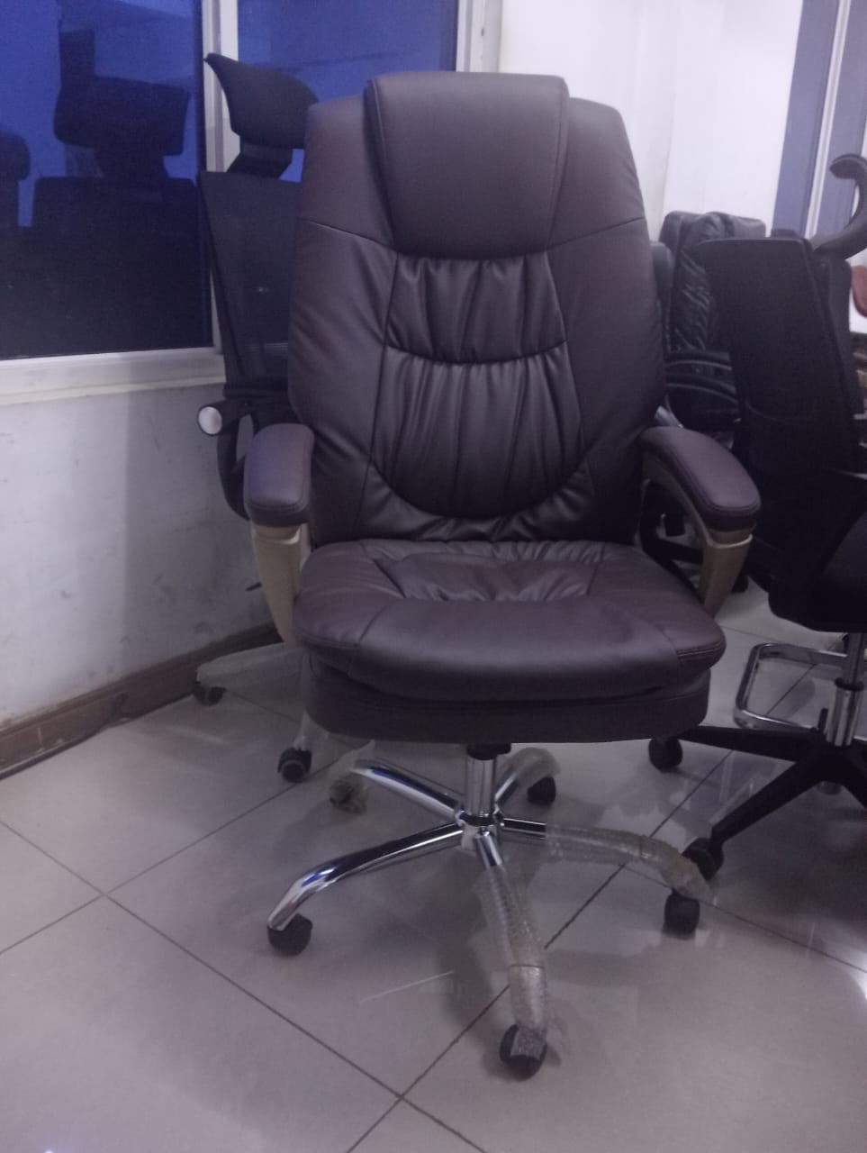 1-way office workstatiion, secretarial office seat, catalina office seeat, 5-seater waiting sofa, 1.4m receptioon office desk, 2-door filing cabinet