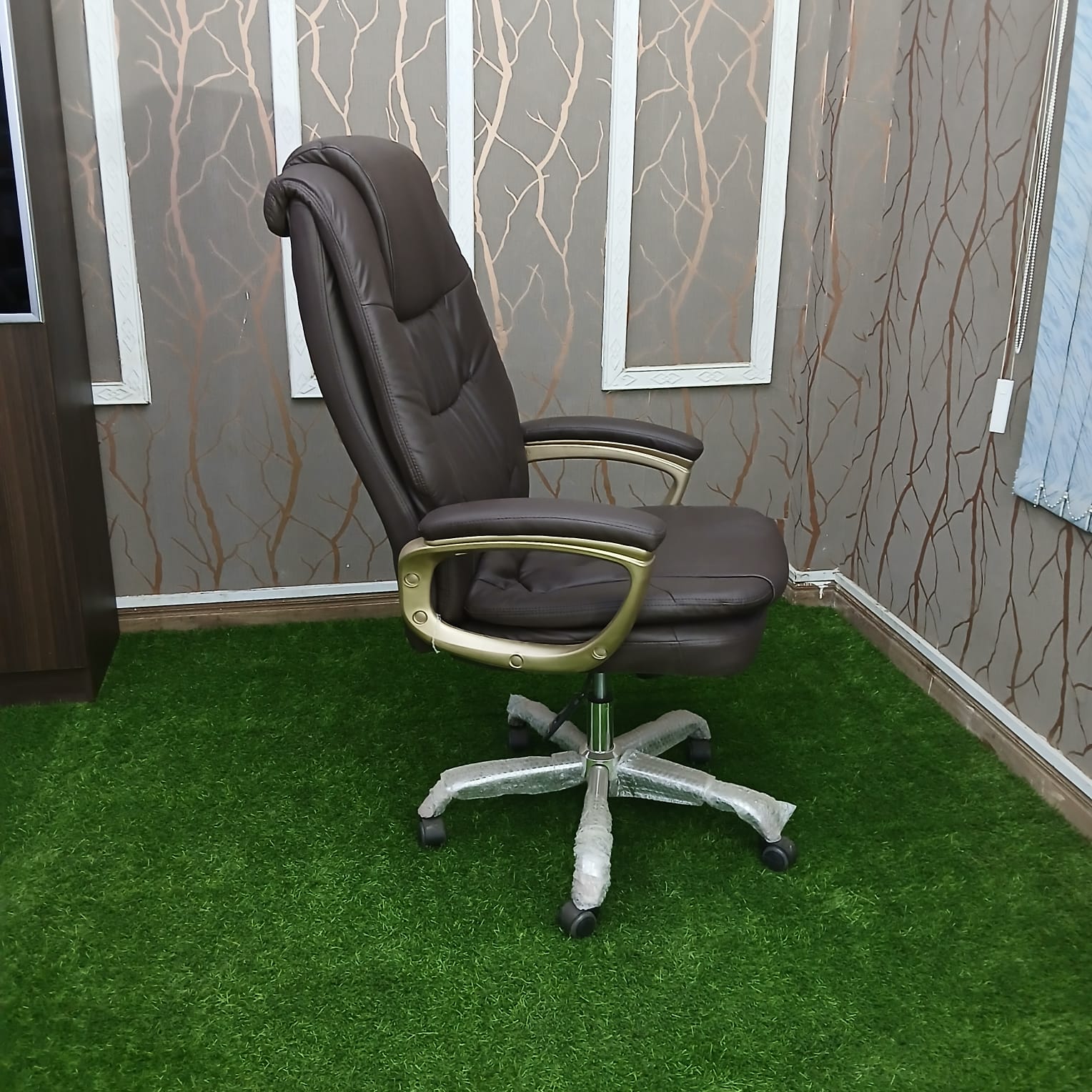 Executive office seat with comfortable ergonomic design and lumbar support in Nairobi Kenya